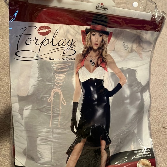 Forplay lady of darkness vampire costume

HALLOWEEN - Picture 1 of 7